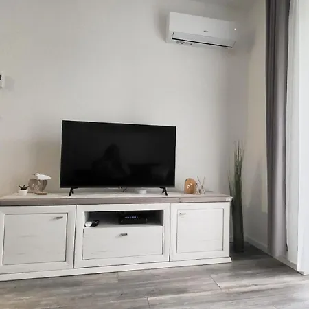 Appartement Juhar 1 *